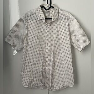 Lucky Brand Short Sleeve Button-Up Shirt in White with fleur de lis Print